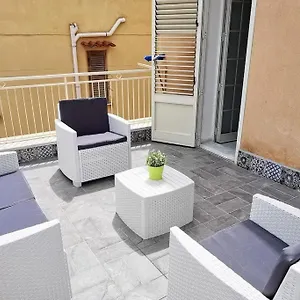 https://casa-valentina-a-100-m-dal-mare.sicilyhotelsitaly.net